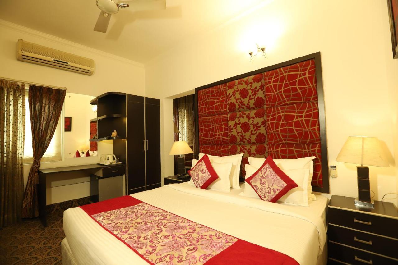 Hotel Capitol Hills Greater Kailash Delhi Neu-Delhi Exterior foto