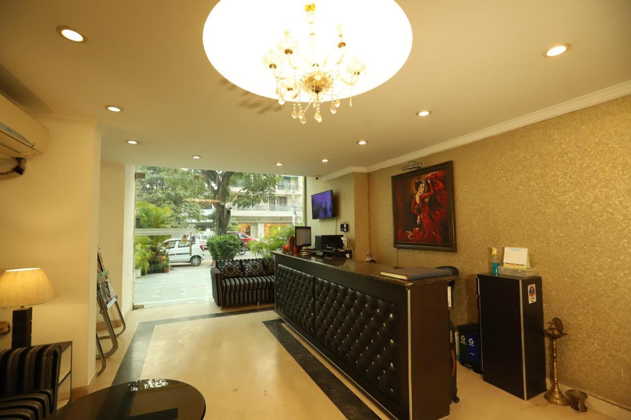 Hotel Capitol Hills Greater Kailash Delhi Neu-Delhi Exterior foto