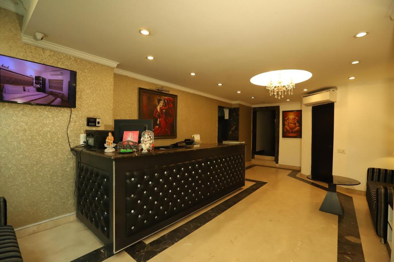 Hotel Capitol Hills Greater Kailash Delhi Neu-Delhi Exterior foto