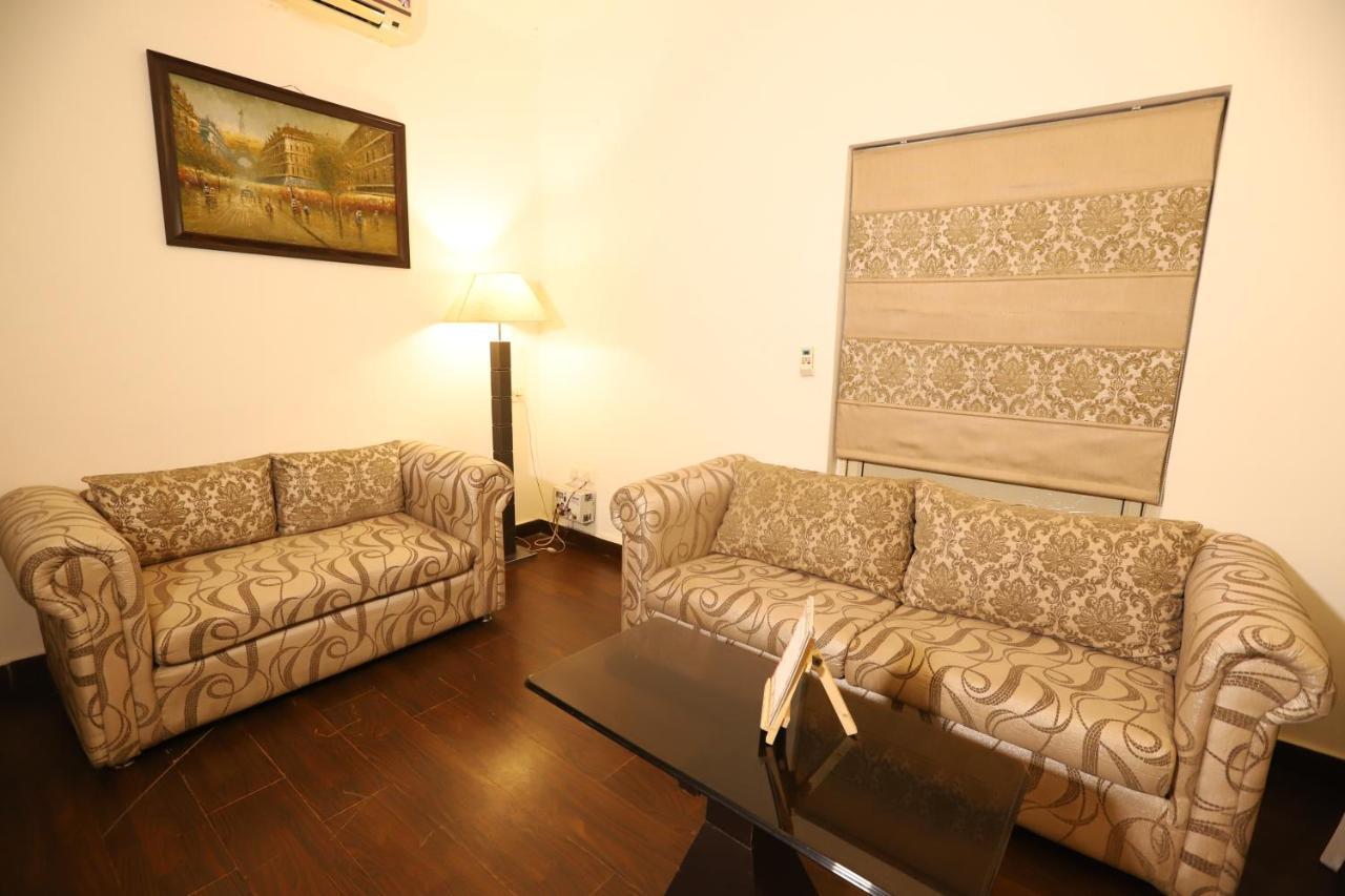 Hotel Capitol Hills Greater Kailash Delhi Neu-Delhi Exterior foto