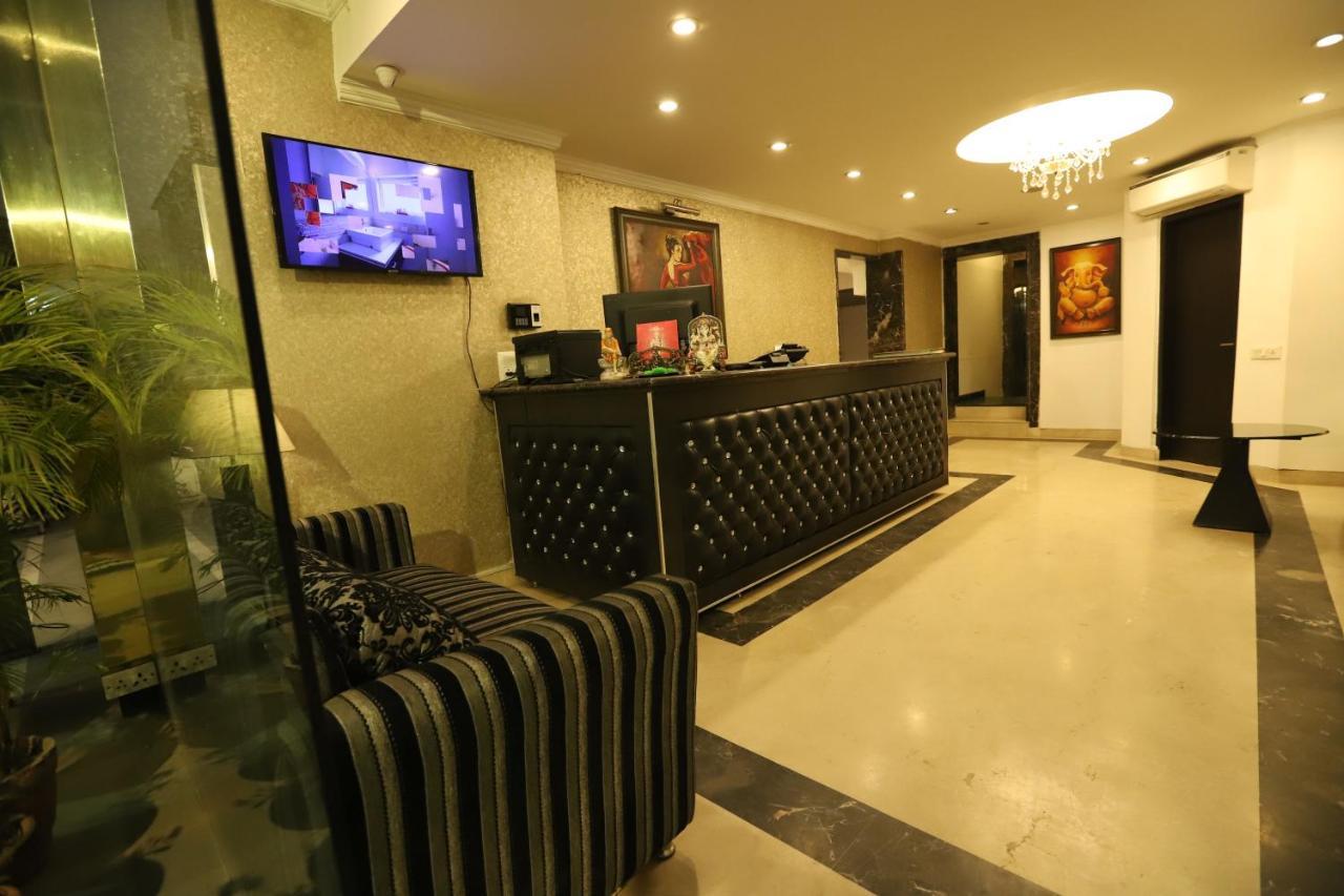 Hotel Capitol Hills Greater Kailash Delhi Neu-Delhi Exterior foto